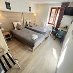 Hotel Du Cheval Blanc 2*