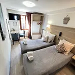 Hotel Du Cheval Blanc 2*