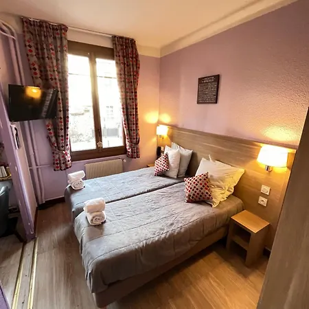 Du Cheval Blanc Hotell 2*
