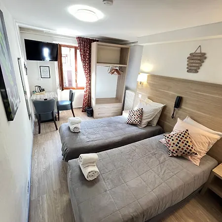 Hotel Du Cheval Blanc 2*