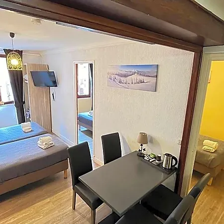 Du Cheval Blanc Hotel 2*
