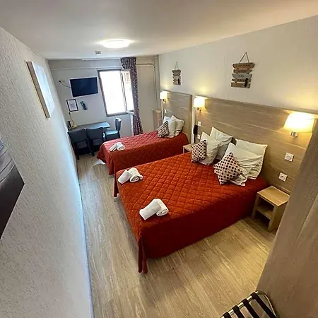 Du Cheval Blanc Hotel 2*