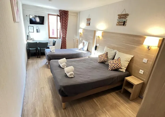 Du Cheval Blanc Hotel 2*