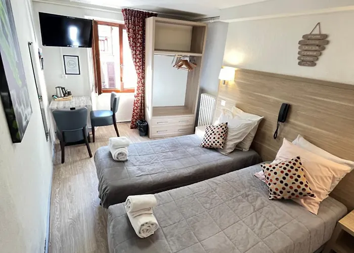 Hotel Du Cheval Blanc 2*